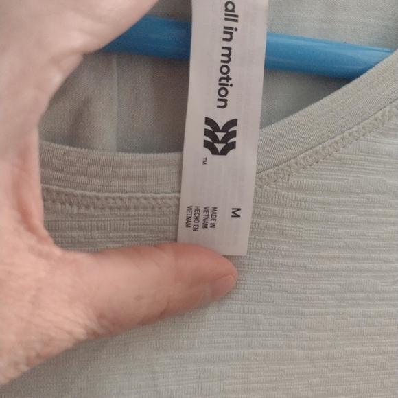 Women's All in motion top size M - Picture 9 of 13